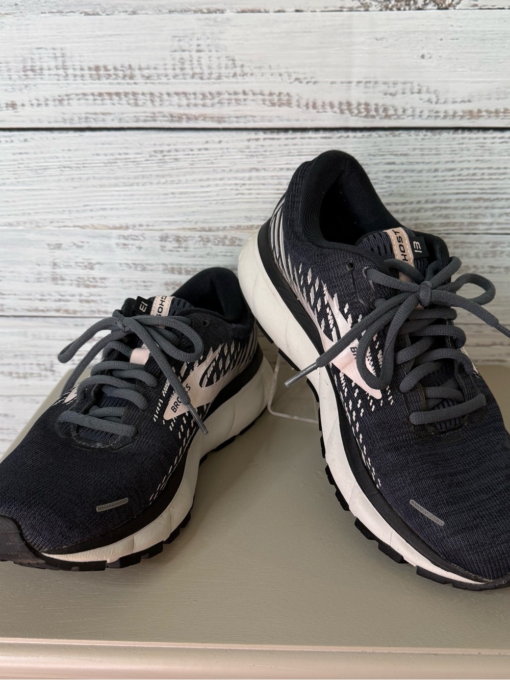 Brooks Ghost 13 Running Shoes women’s size 7.5